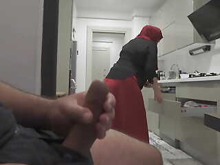 Caught jerking absent in the long run b for a long time watching my Huge ass Hijab Stepmom.