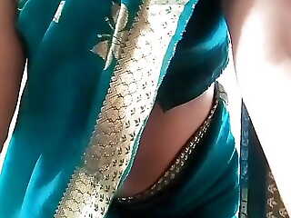 Swetha tamil wife saree pack record video