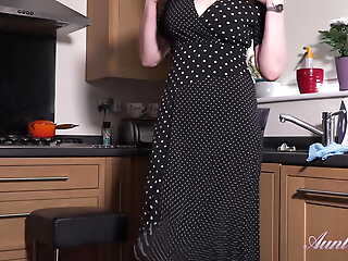 AuntJudys - Your Giving MILF Step-Auntie Felicity gives you JOI in the Kitchen