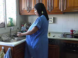 Pregnant Egyptian Wife Gets Creampied While Mode The Dishes