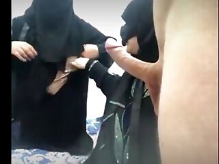 arab algerian hijab carnal knowledge cuckold get hitched her stepsister gives her gift to her saudi husband