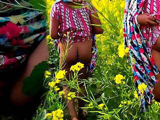 Bhabi did pissab in mustard cultivation !! Bangla boudi sorser khete pisab kore dilo re