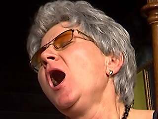 Screaming Granny! She moans so loud while fucking