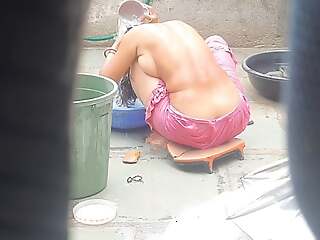 Saw stepsister bathing in the open, stepsister looked very hot