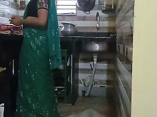 Desi bhabi ki kitchenette me chudai video with brother in work